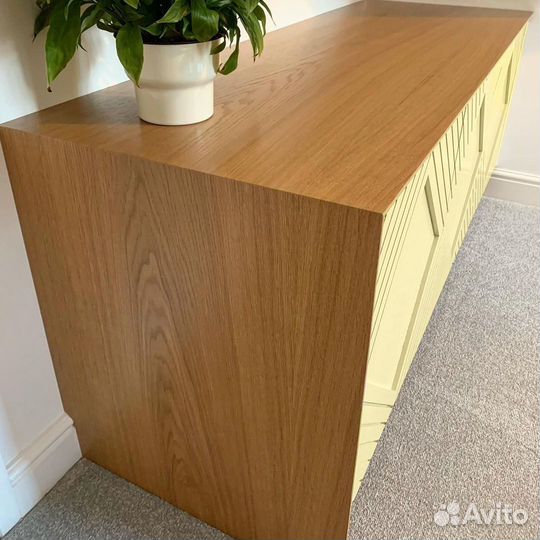 Тумба с геометрическими фасадами