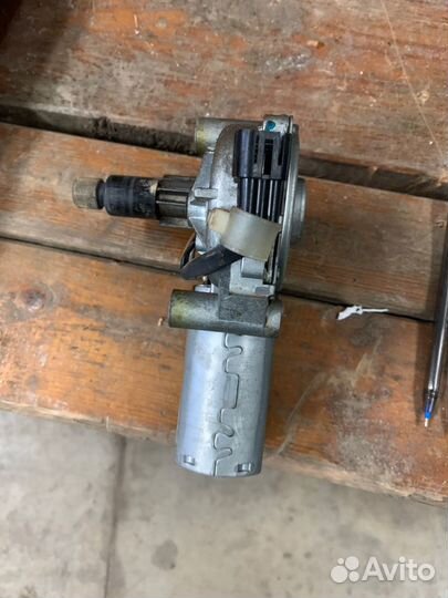 Мотор заднего стеклоочистителя