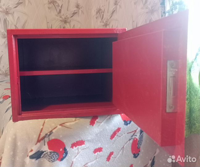 Сейф,ящик для документов