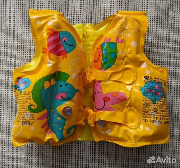 Надувные игрушки, нарукавники, жилет для плавания