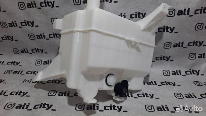 Бачок омывателя Камри 50 55 с моторчиком SAT