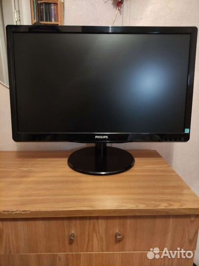 Монитор Philips 22