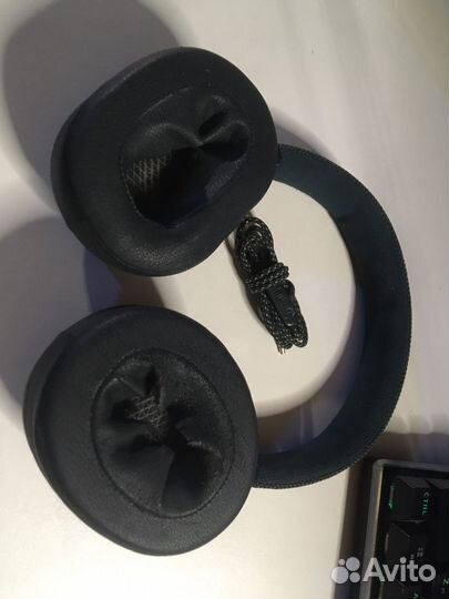 Беспроводные наушники JBL live 700bt