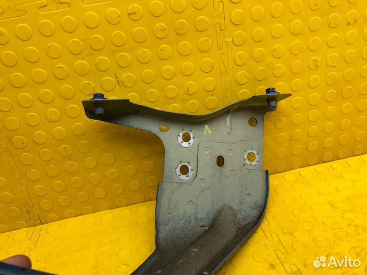 Кронштейн крыла передний левый Skoda Karoq djka