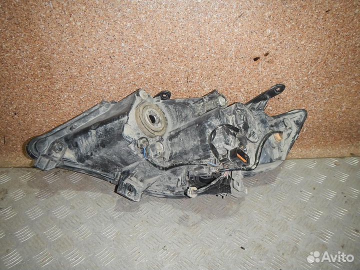 Б/У Б/У Фара правая, Mitsubishi