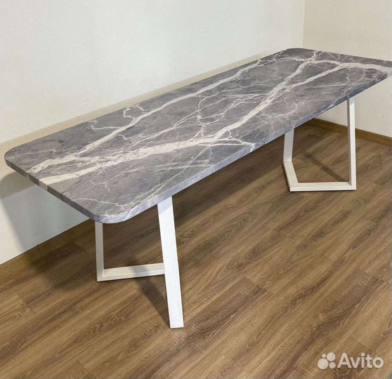 Письменный стол