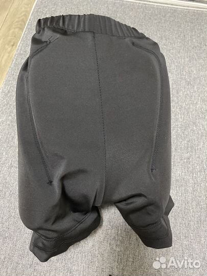 Шерты защитные смягчающие падения для фигуристов