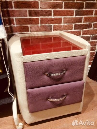 Тумба прикроватная