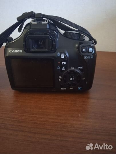 Продам фотоаппарат canon EDS 1100D. торг уместен