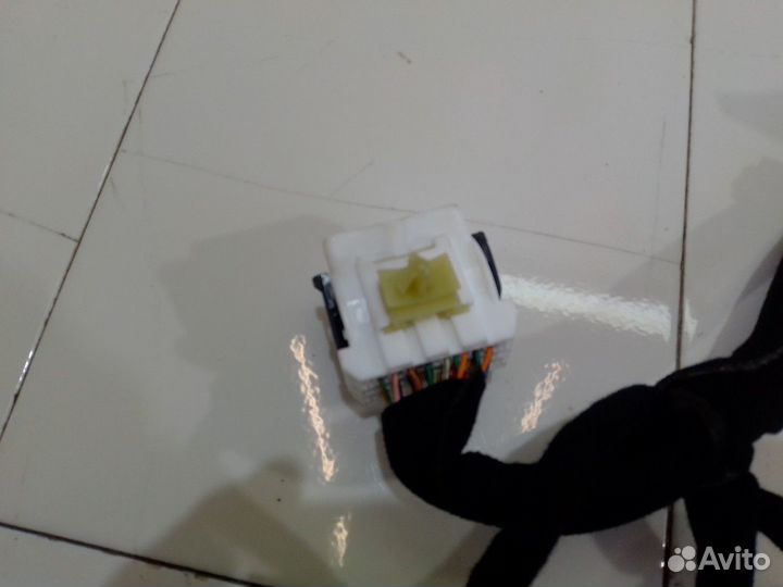 Электропроводка обшивки двери передняя левая