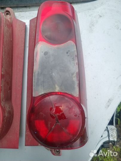 Задние фонари Peugeot partner