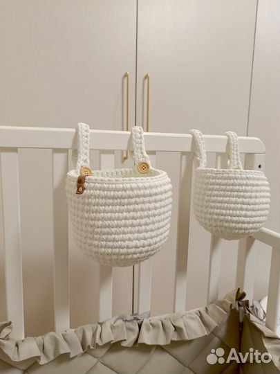 Корзинки кармашки на кроватку вязанные 2 шт