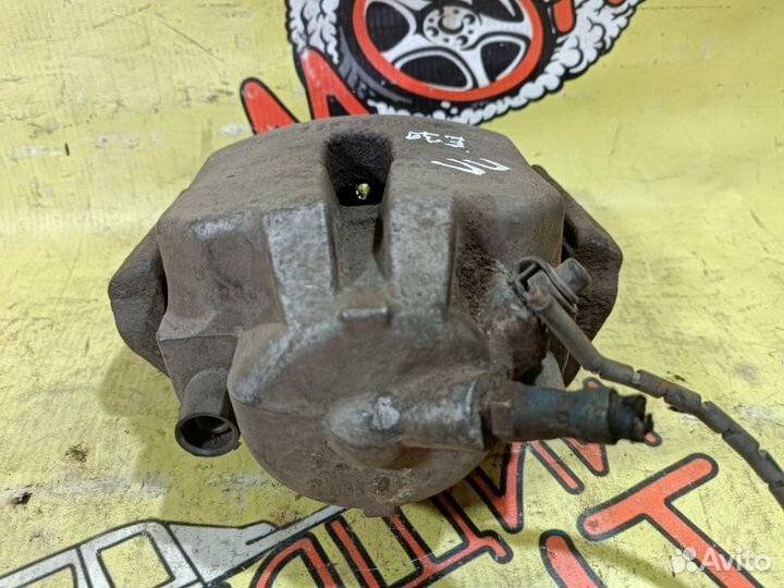 Суппорт тормозной передний левый Bmw 520 I E39