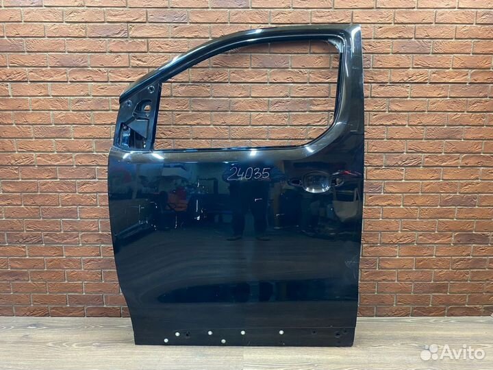 Дверь передняя левая Peugeot Traveller