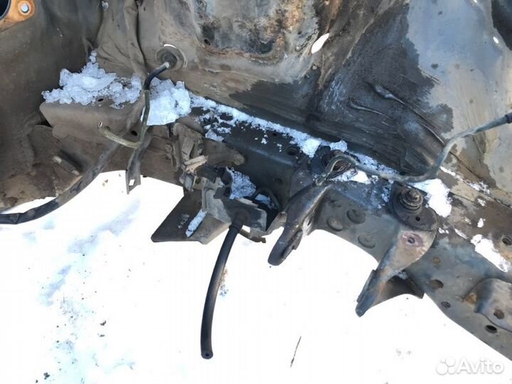 Передняя часть автомобиля передняя Nissan Almera