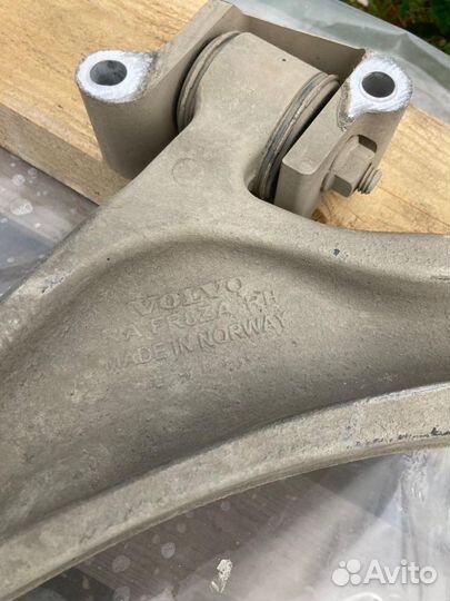 Запчасти на Вольво v 90 cross country