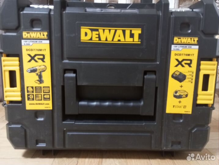 Шуруповерт DeWalt dcd776