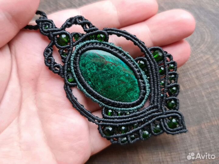 Кулон с хризоколлой 