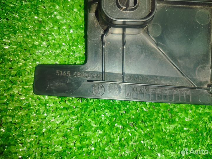 Нижняя накладка в панель bmw g20 g21