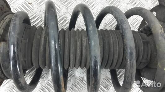 Стойка передняя правая volvo S80 2 (GNI05N501)