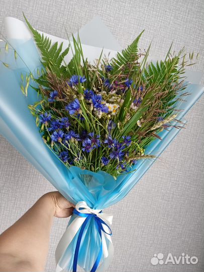 Букет из васильков