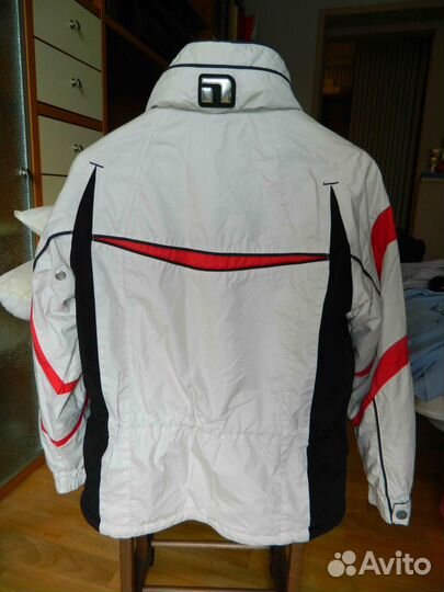 Куртка жен. г/л Nevica, р. 44-46 продается