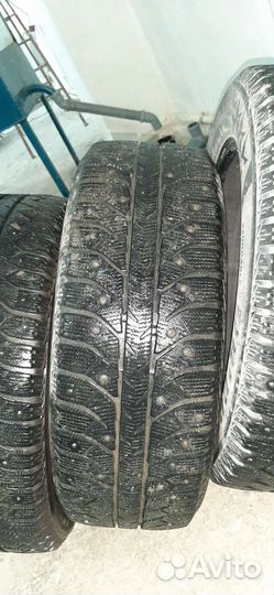 Bridgestone Ice Cruiser 7000 215/60 R17 100T