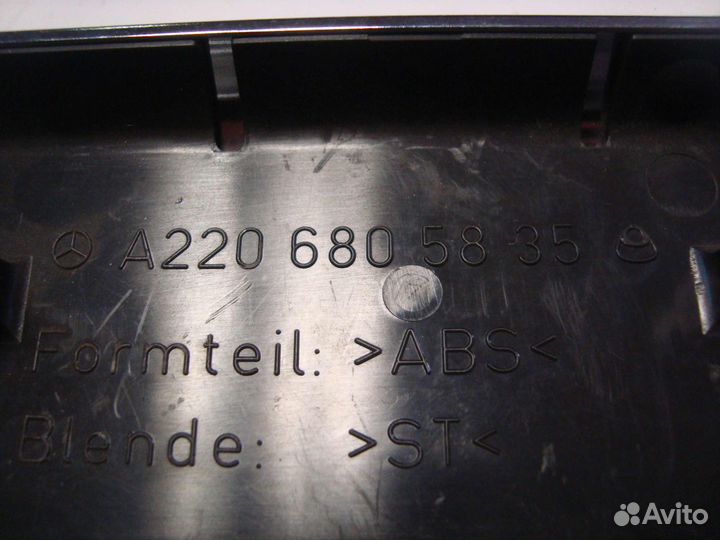 Накладка на порог внутренняя задняя правая W220 A2206805835