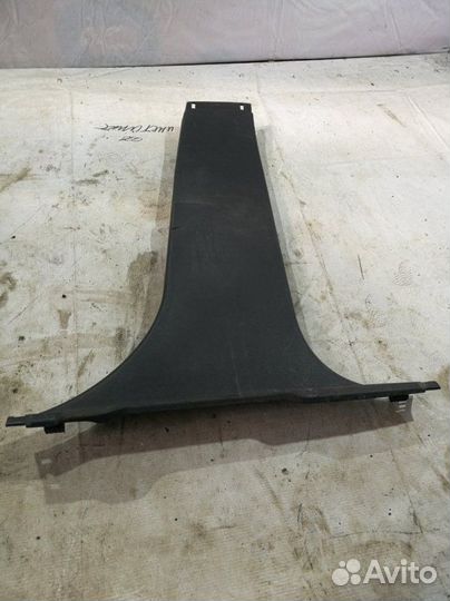 Обшивка стойки правая Ford Focus III 1.6 2012