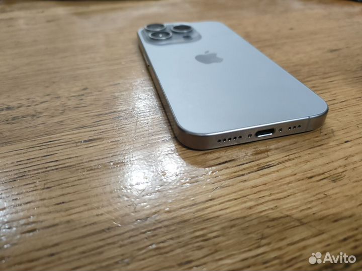 iPhone 15 Pro, 256 ГБ