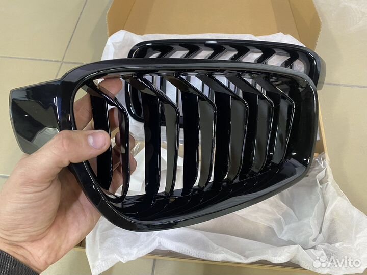 Решетка радиатора BMW F30 CS черный глянец