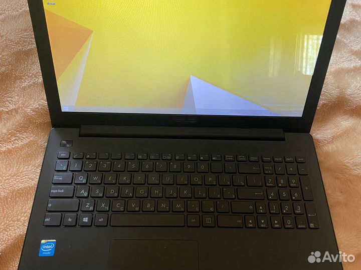 Ноутбук asus x553m