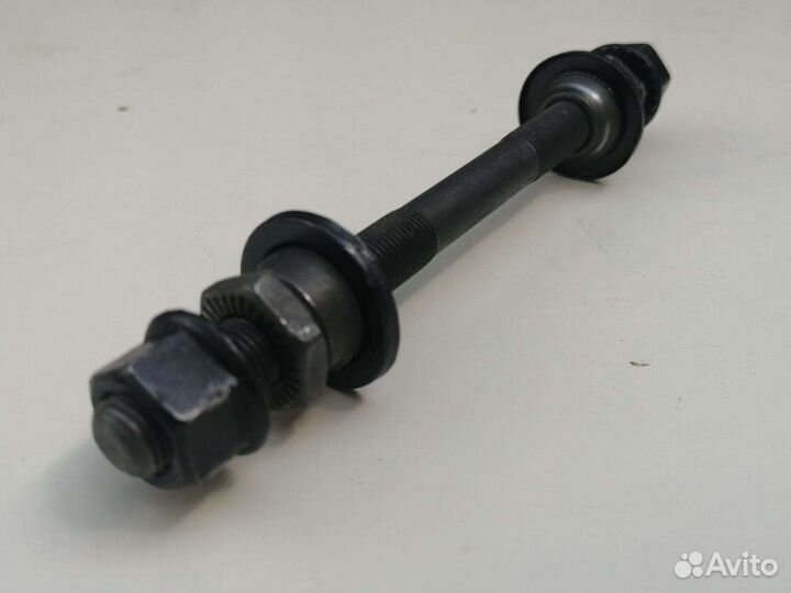 Ось переднего колеса для велосипеда, в сборе. Б/у