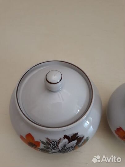 Сахарница и молочник