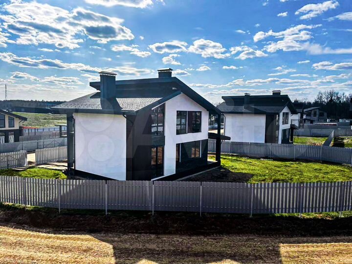 Коттедж 185 м² на участке 9 сот.