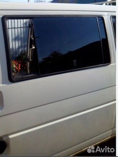 Стекло vw multivan t4