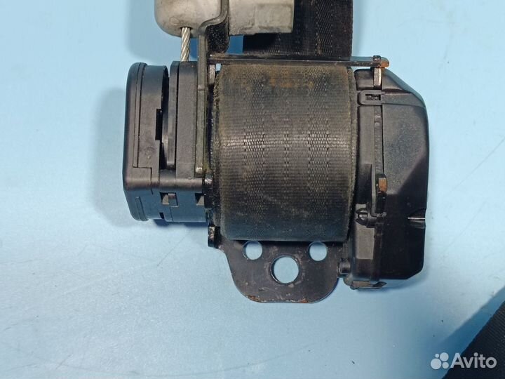 Ремень безопасности для Mitsubishi Carisma