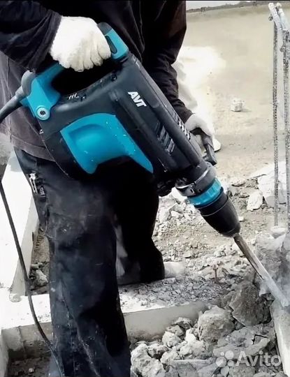 Аренда отбойного молотка Makita HM 1213 C