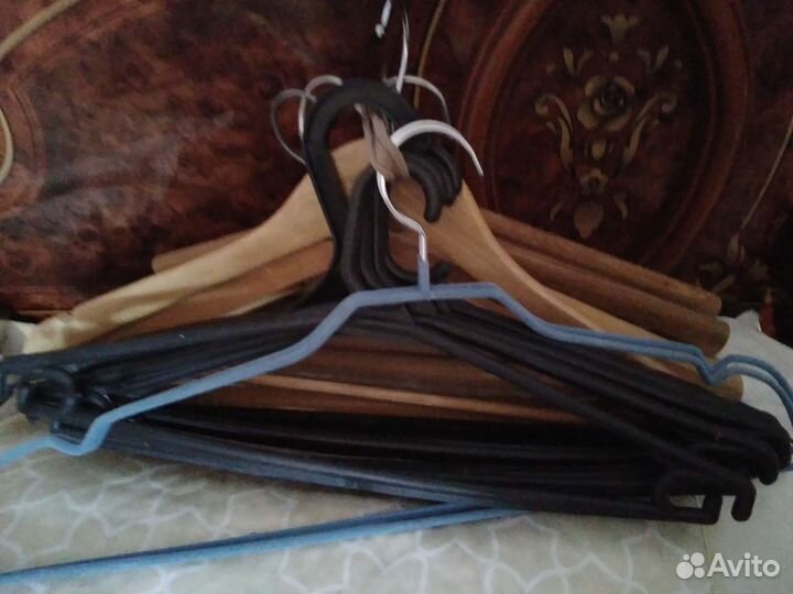 Полка, Плечики для одежды, Стул Детский