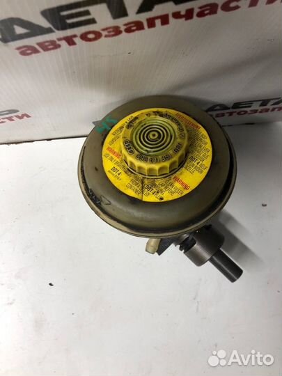 Главный тормозной цилиндр Audi 80 B3 седан 1989