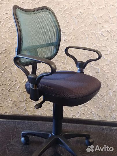 Компьютерное кресло