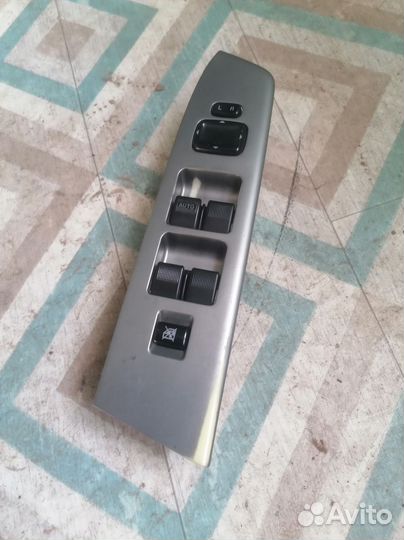 Блок управления стеклоподъемниками Mazda BT-50