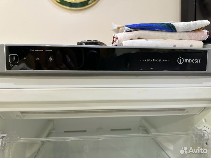 Морозильная камера Indesit DFZ 4150.1 S