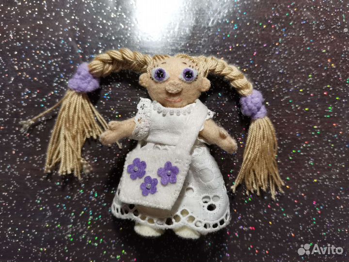 Куколка Фиалка в сумочке-листике