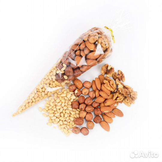 Ореховое ассорти: кедровый орех, фундук, миндаль