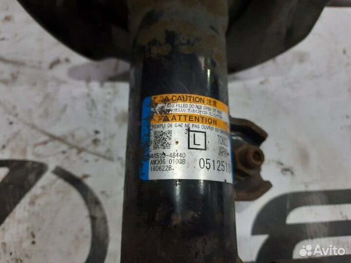 Амортизатор подвески передний левый Lexus Rx4