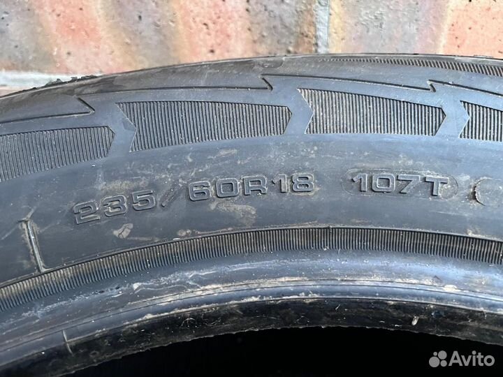 Goodyear UltraGrip Ice 235/60 R18 107T