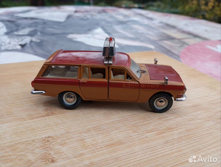 Модель автомобиля Волга газ 24