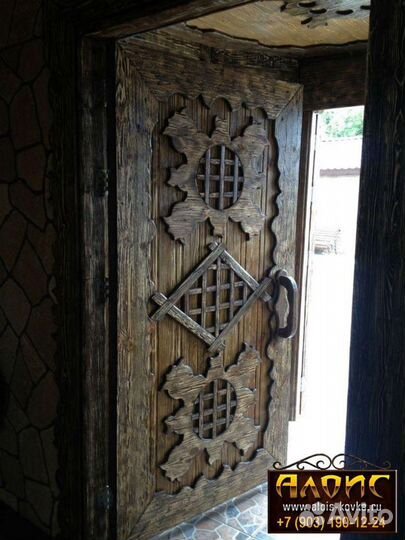 Двери из массива