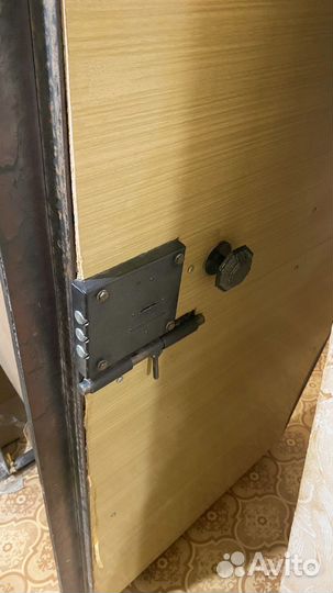 Входная металлическая дверь